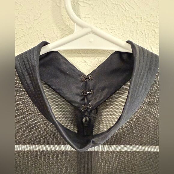 Vera Wang x Neiman Marcus Illusion Mesh Long Sleeve Button Detail Dress, sz 6 - Picture 2 of 5